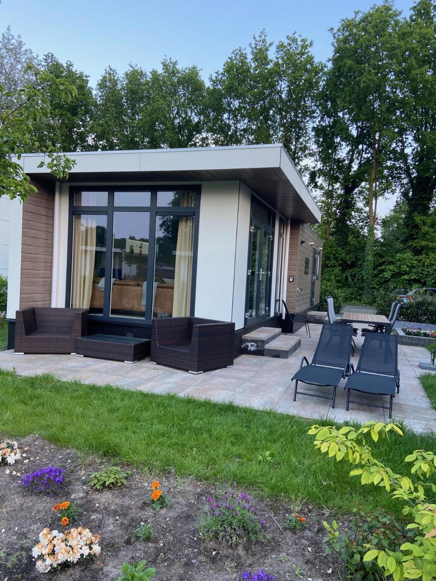 Kindvriendelijk Luxe Chalet In De Bossen Met Prive Sauna Harderwijk Esterno foto